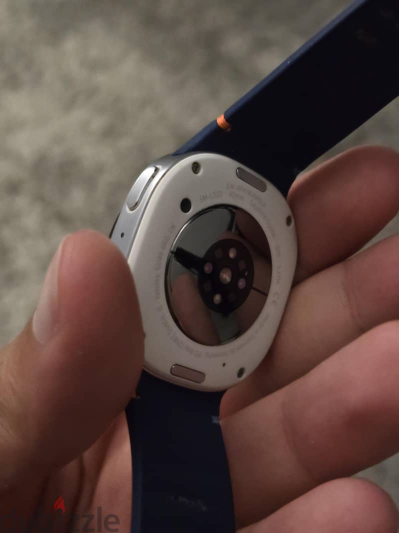 Galaxy Watch 8  (Middle East Version) GPS Smartwatch silver 2