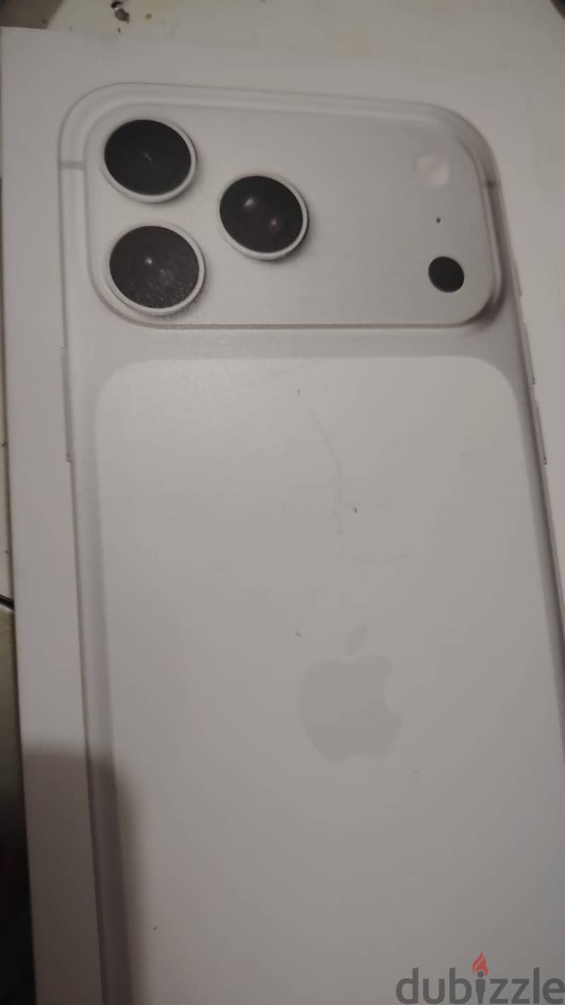 Apple - iPhone 17 Pro Max 4