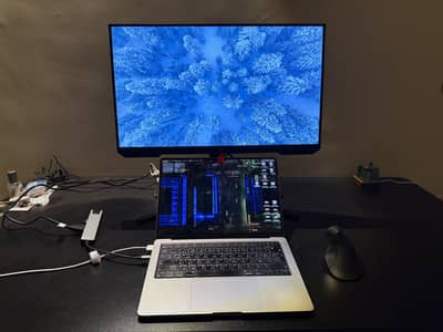 MacBook Pro M1 Pro 2021 16GB/1TB + Samsung Odyssey 180Hz + Accessories