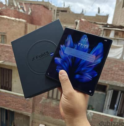 Vivo X Fold3 512/16 حاله ممتازه فتح كرتونه معفي ضريبه للبيع او البدل