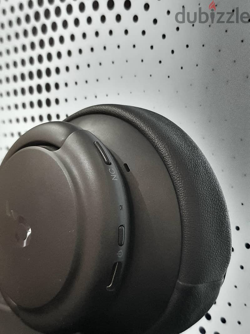 Soundcore Q35 4