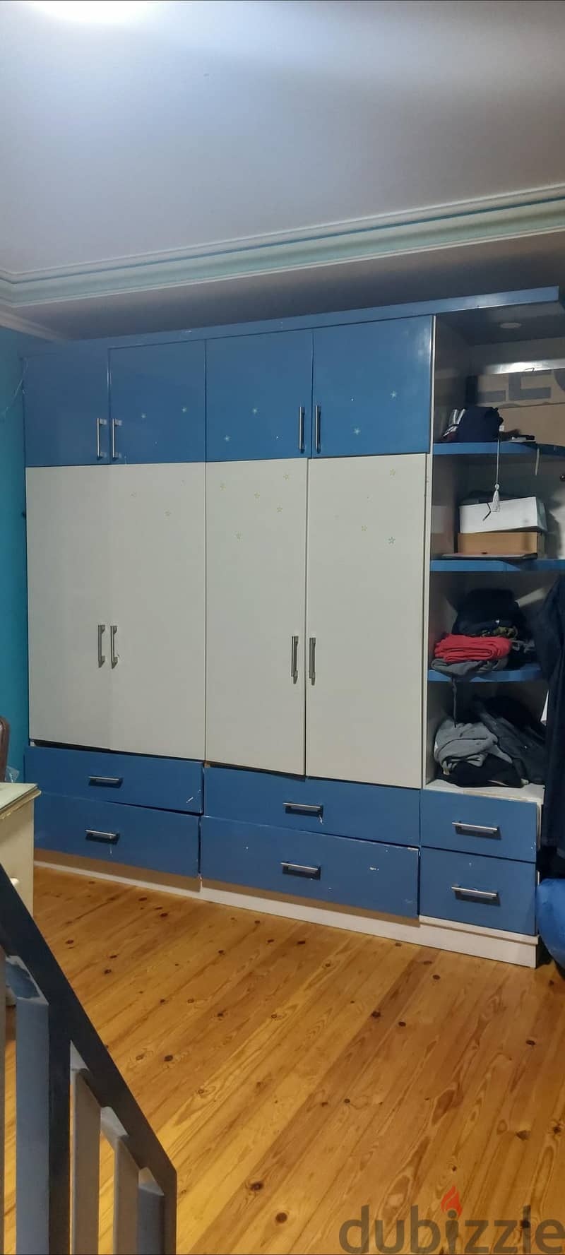 bedroom 2 beds 3