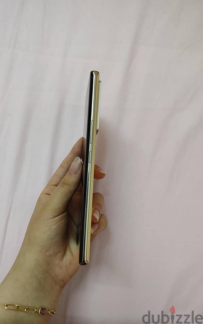 Infinix Note 40 Pro 5G 3