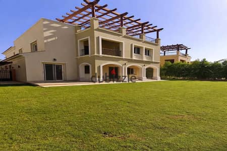 فيلا متشطبة إستلام فورى بفيو لاند سكيب فى ميفيدا بجانب فيليت وهايد بارك ودقائق من AUC