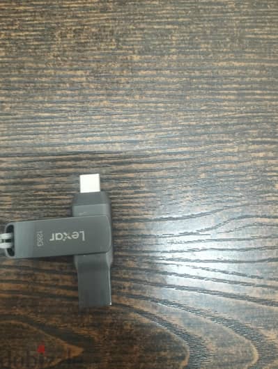 فلاشة ليكسار Lexar D400 مزدوجة 128 جيجا Type-C بحالة الزيرو