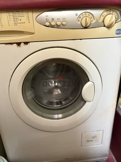 غسالة إيديال زانوسي أكواتك (Ideal Zanussi Aquatec) بحالة جيدة للبيع