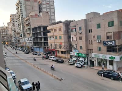 شقة ١٦٠ متر شارع القومية الرئيسي بالزقازيق نصف تشطيب
