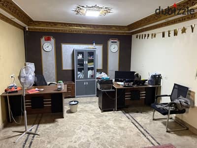 مقر اداري للايجار مساحه 200 متر سوبر لوكس بالتكييفات بزهراء المعادي