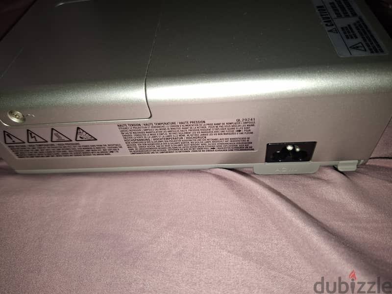 Hitachi Projector 7