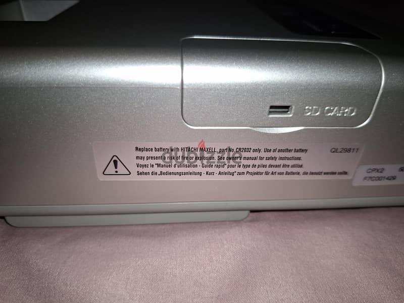 Hitachi Projector 8