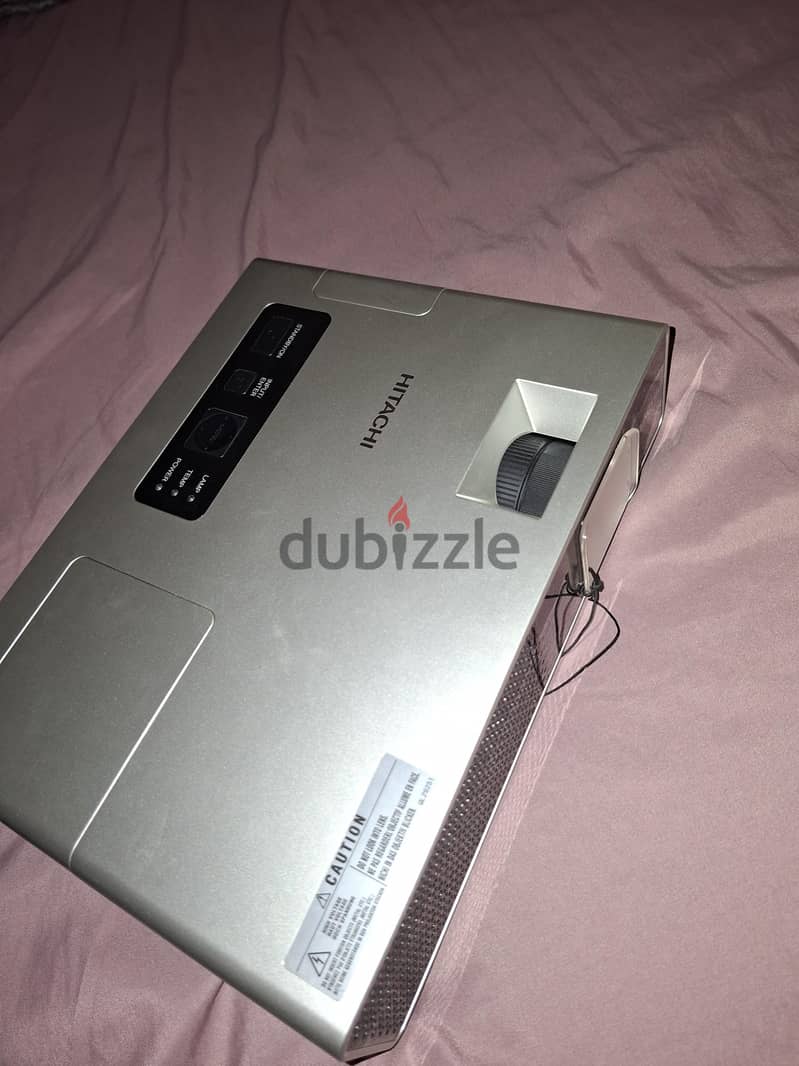 Hitachi Projector 9