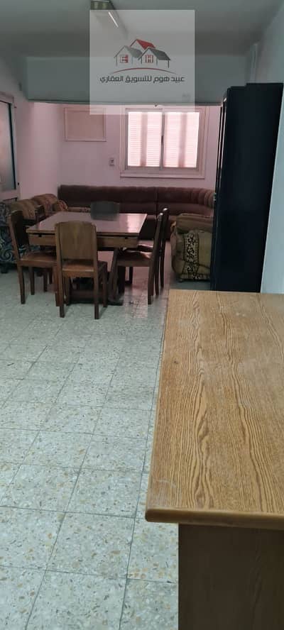 فرصه شقه للبيع بمدينه نصر بعمارات رابعه الاسثتماري  دقيقه من شارع النزهه وميدان الساعه  خمس دقائق من طريق النصر