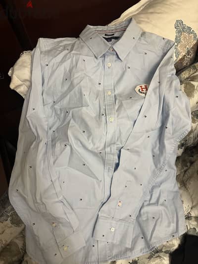 قميص تومي tommy