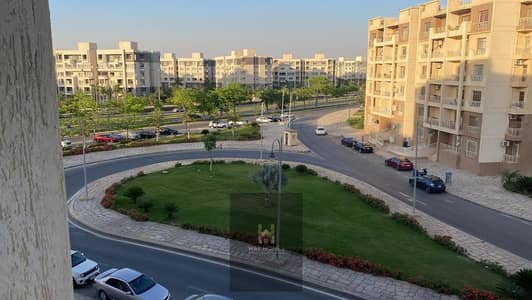 للبيع فى مدينتى شقة 200 م موقع مميز جدا و فيو اكثر من روعة