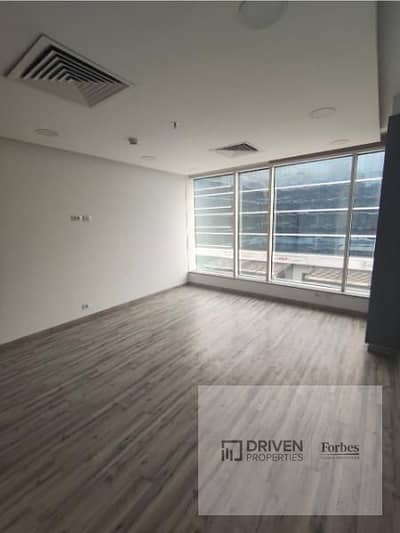 مكتب إداري متشطب بالكامل للإيجار في تريفيوم القاهرة الجديدة التجمع الخامس   Fully Finished Office for Rent in Trivium Square New Cairo 5th Settelement