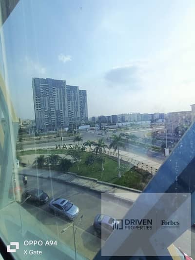 مكتب إداري متشطب بالكامل بالتكييفات للإيجار في كازان بلازا محور جمال عبد الناصر    Kazan Plaza Gamal Abdel Nasser Axis