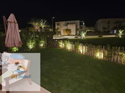 Chalet for rent in Seashell — 3 bedrooms with a garden.