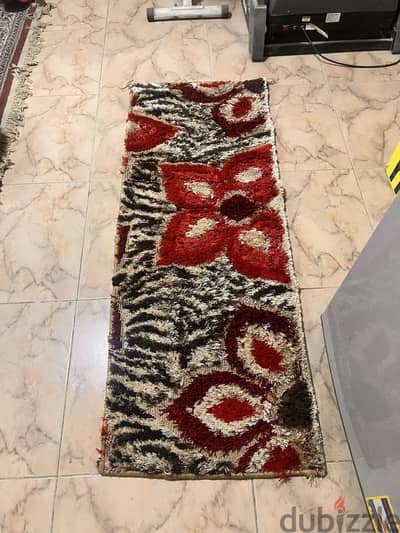 ٤ قطع سجاد شاجي مستعمل بحالة جيدا جدا