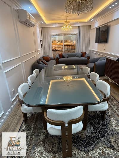 شقة مفروشة للإيجار في Town Residence أول سكن بتشطيب مودرن داخل كمبوند راقي بسعر لن يتكرر