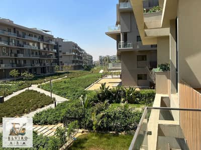 شقة مفروشة للإيجار في Sodic Villette V Residence بتشطيب ألترا مودرن وغرفة مربية