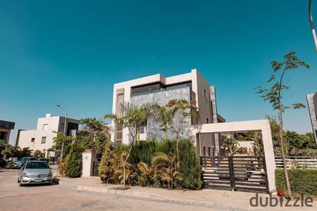 A detached villa available for immediate delivery at a bargain price by the Pyramids in 6th of October