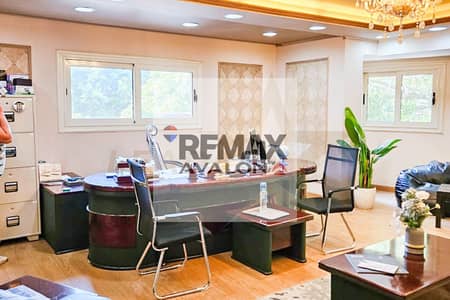 شقة إداري للبيع 230 م مصطفي كامل (خطوات من كيروسيز مول)