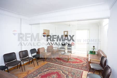 عيادة للبيع 115 م جليم (علي الترام)