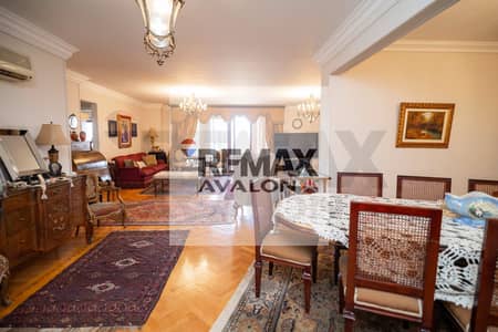 شقة للبيع 250 م الحى اللاتينى (امام استاد الاسكندرية)