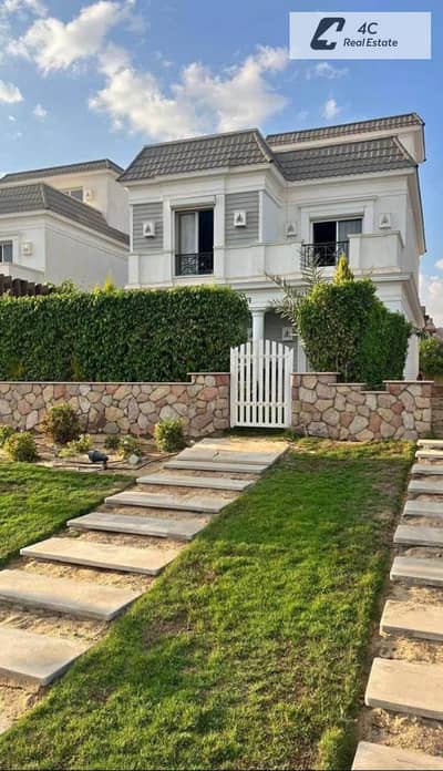 Lowest price townhouse in Mountain View iCity-Clubpark, Fifth Settlement - with down payment and installments. Ready for viewing. Very prime location.