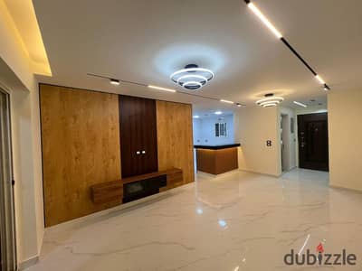 A fantastic apartment for sale!  A truly unique opportunity to own a luxurious, hotel-style apartment in the prestigious B6 area of ​​Madinaty.    Group 67 -  |  Area: 103 sq m  |  Ground floor with a 50 sq m garden  Garden view   Specifications: 3 bed