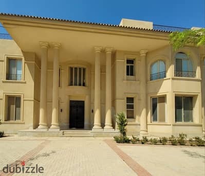فيلا مستقله للبيع 2300م كمبوند رويال هيلز الترا سوبر لوكس تسهيلات 7 سنوات