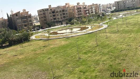 شقه للبيع في السياحيه الرابعه امام مول العرب خطوات لوصله دهشور فيو دبل فيس علي حديقه