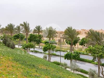 لأول مرة من حسن علام مشروع جديد  في جروفا إيست هيلز، القاهرة الجديدة فيلا متشطبه بالكامل للبيع مع إمكانية التقسيط على 8 سنوات.