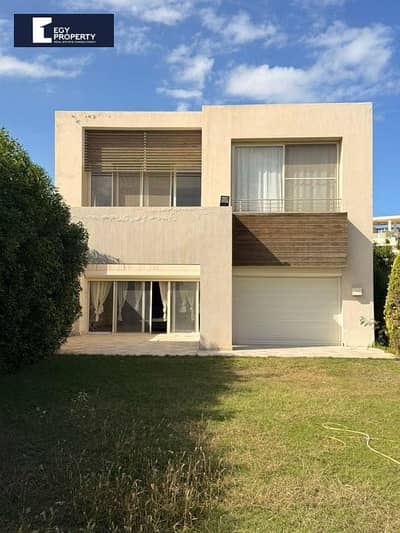 Chalet with garden 1st row on Golf For Sale in Hacienda bay North Coast Fully Furnished