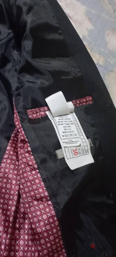 جاكت اسود بمناسبه أو خروج فورمال