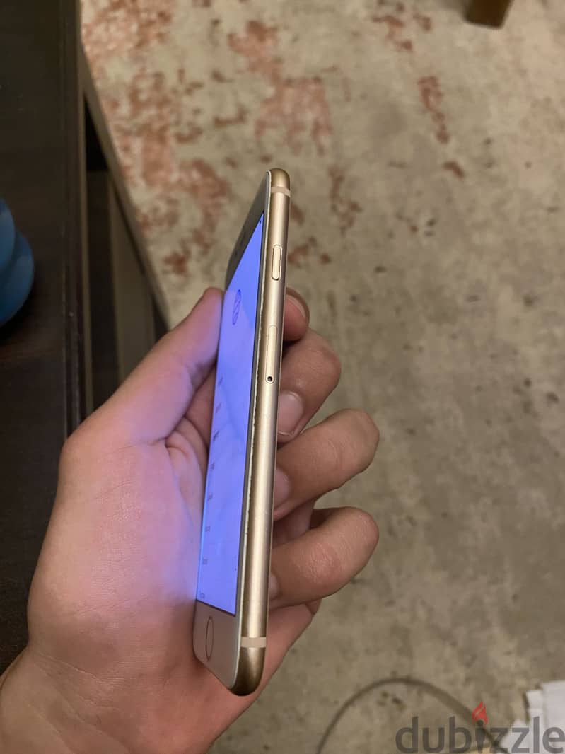 Apple - iPhone 8 4