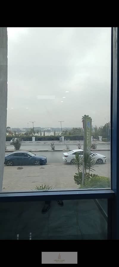 عيادة مميزة علي كورنيش النيل المعادي مول طبي مساحة كبيرة مركز اشعة معمل تحاليل مركز طبي