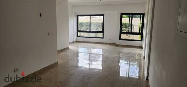 شقة للإيجار في فيفث سكوير بمساحة مميزة وسعر تنافسي