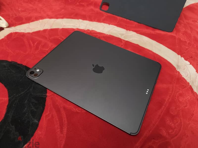 ipad m5 pro 14inch 8