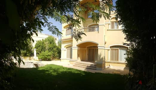Villa for sale in golden square