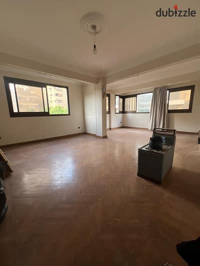 Apartment for sale in Mohandessin – 165 sqm, with a full street-facing façade across the entire width of the building , No Elevator