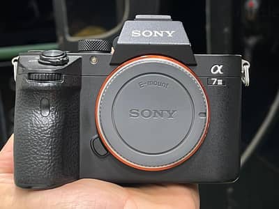 Sony A7III +  عدسه 50