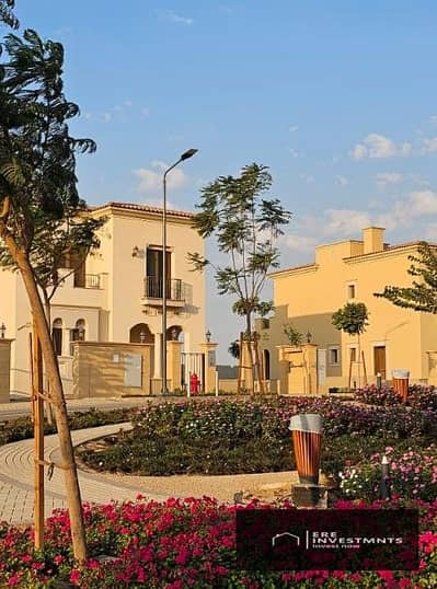 فيلا توين هاوس للبيع ( Overlooking landscape, special land area ) في سيتي جيت  ديار القطريه بالجولدن سكوير- بتسهيلات