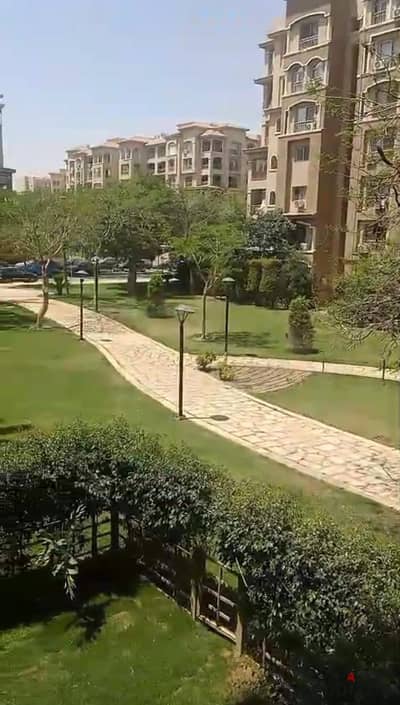 شقه مدينتي107م للايجار B2تشطيب شركه بجوار الخدمات غرفتين حمام