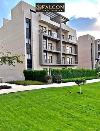 Receive your ground floor apartment with a garden and open view immediately! Fully finished and ready for sale in Fifth Square Compound, North 90th St