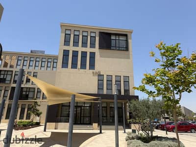 Distinctive administrative building 700m ultramodern finishing for rent among the largest companies in the strongest location in the Fifth Settlement in District 5
