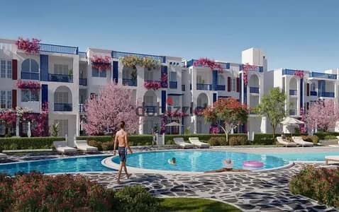 Last two-bedroom chalet for sale with a direct view of the lagoon in Sokhna, fully finished with air conditioning and gas, delivery in 18 months