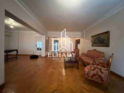 Apartment for sale in a vital location close to all services and transportation, Algeria Street, New Maadi, ultra-super lux finishing, 3 rooms, 3 bathrooms, 3 pieces, and a living room and kitchen on the second floor