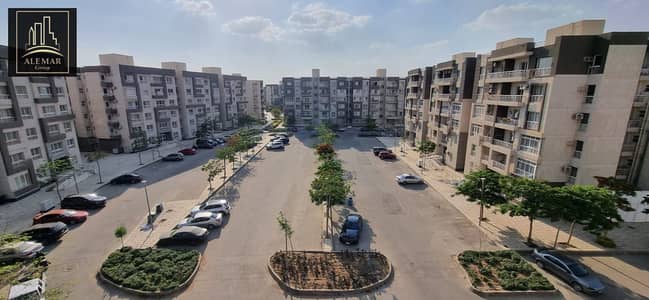 For sale in my city, an apartment of 116 meters, 3 rooms, 2 bathrooms, B12, Group 125, open park view, unblemished, clear view to the north, close to B12 services, the craft, and the East Hub.