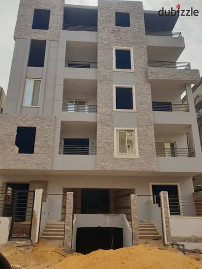 A fantastic apartment in Al-Andalus 2, close to South 90th Street and near the Nile School, with a parking space, immediate delivery, and payment facilities.